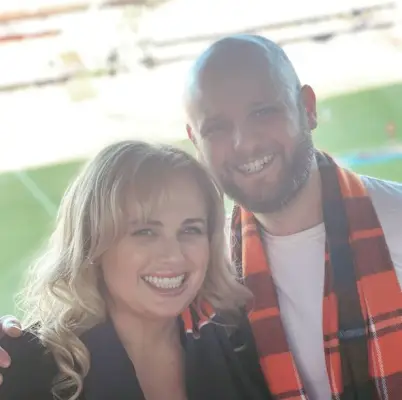 Secondo Rebel, tutti i suoi fratelli hanno secondi nomi dopo i reali inglesi