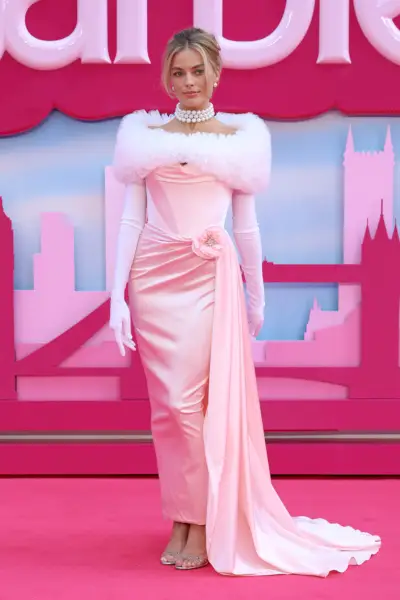 Kuva: Margot Robbie osallistumassa Barbie Europen ensi-iltaan.