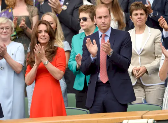 Middleton indossa un vestito arancione sangue