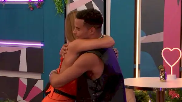 Arabella Chi i Toby Aromolaran.