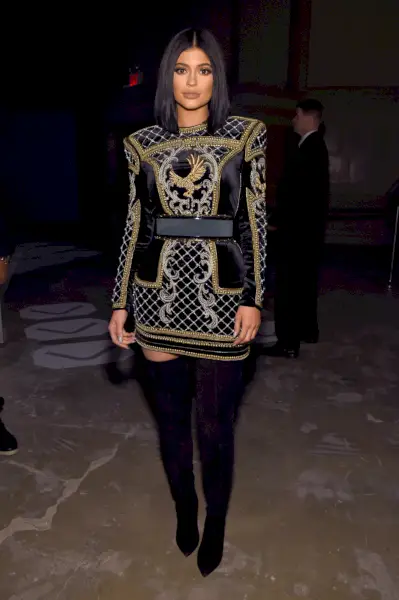 Zdjęcie: Kylie Jenner na premierze Balmain x H&M w 2015 r