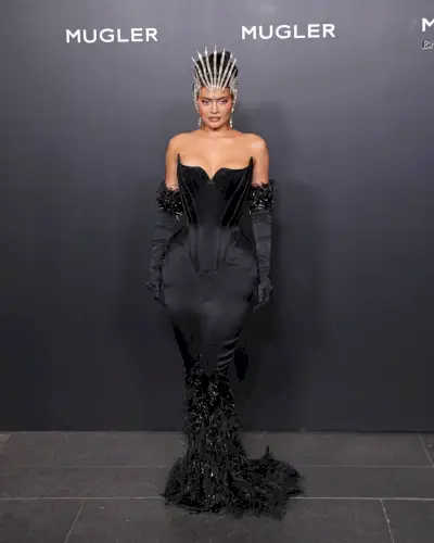 Zdjęcie: Kylie Jenner na imprezie Muglera w 2022 r.