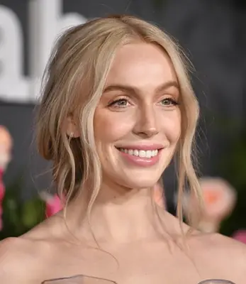 Alexandra Cooper Pease Corps of Value Neto