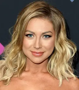 Il corpo di Stassi Schroeder misura le dimensioni dell'era del peso