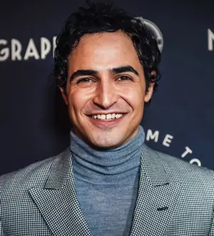 Dimensione del peso Zac Possen Peso delle scarpe statistiche delle misure statistiche fattuali