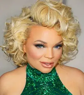 Trisha Paytas misura pesa le dimensioni dei fatti di più lontano