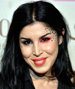 Kat von d pesi di braccia a braccio