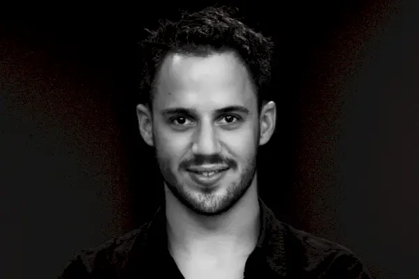 Julien Blanc, 'Maailman vihatuin mies', jakaa tarinan yllättävän puolensa