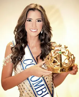 Paulina Vega Height Weight Bra Size