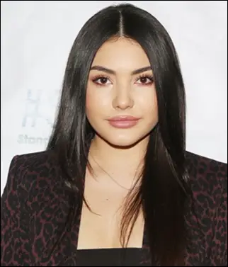 Model Atiana De La Hoya