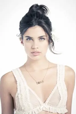 Sara Sampaio Height Weight Bra Size
