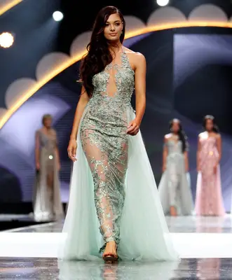 Demi-Leigh Nel-Peters Height