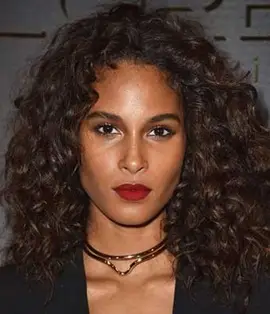 Cindy Bruna peso peso reggiseno organico corpi organici organici