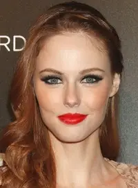 Alyssa Campanella Corps Brad Pianey Tamaño de Tisede Pear Estática VITAL