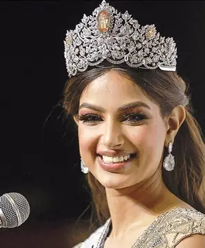 Harnaaz Sandhu Pear Poid