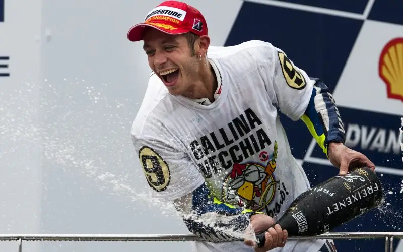 Valentino Rossin nettoarvo - Wiki, ikä, paino ja pituus, ihmissuhteet, perhe ja paljon muuta