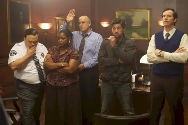 Ryöstökomedia Flypaper heittää ulos väsyneet elokuvat, mutta mikään ei jää kiinni