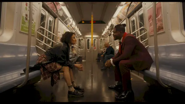 Recensione di 'Babes': una commedia grossolana che è divertente, stimolante e rivoluzionaria