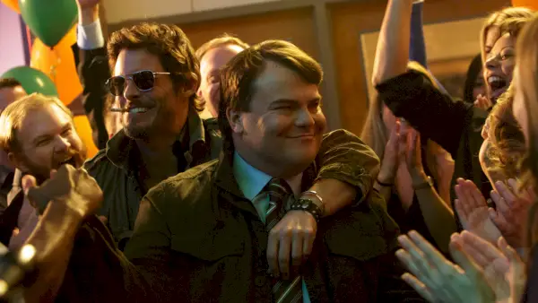 James Marsden (po lewej) i Jack Black w pociągu D.