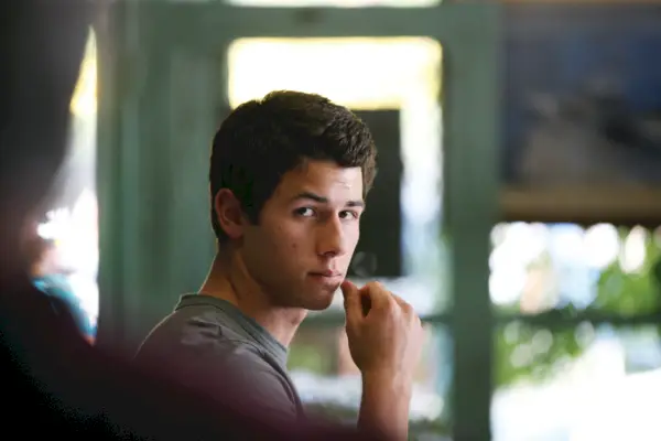 Nick Jonas in Attento a ciò che desideri.