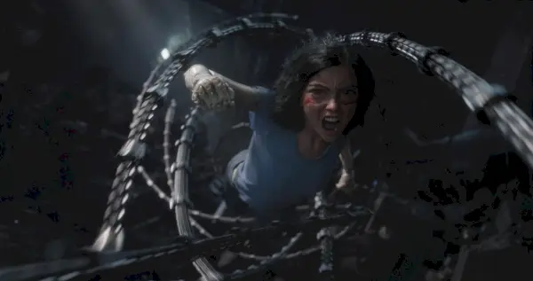 'Alita: Battle Angel' on niin huono, että James Cameronin pitäisi antaa Foxille 200 miljoonaa dollaria takaisin