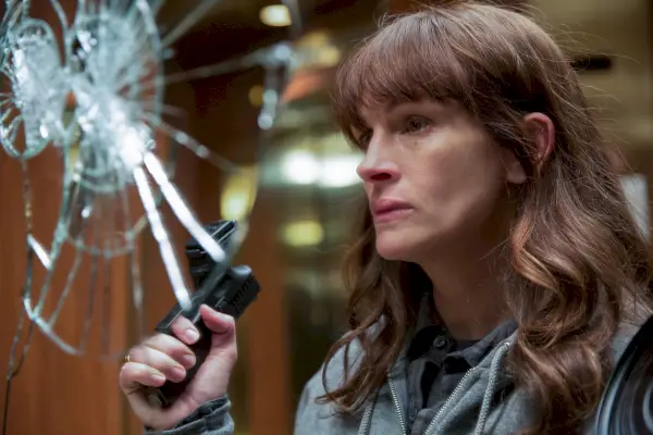 Nicole Kidman i Julia Roberts Tank w „Sekret w ich oczach”