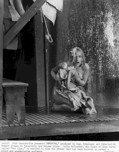 Sally Kellerman mash suihku kohtauksen arkisto