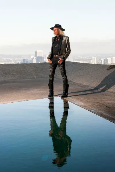 James Goldstein kotonaan.