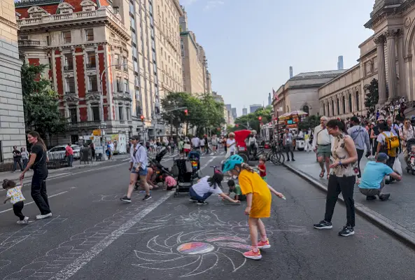 NYC:n Museum Mile -festivaali saapuu Fifth Avenuelle