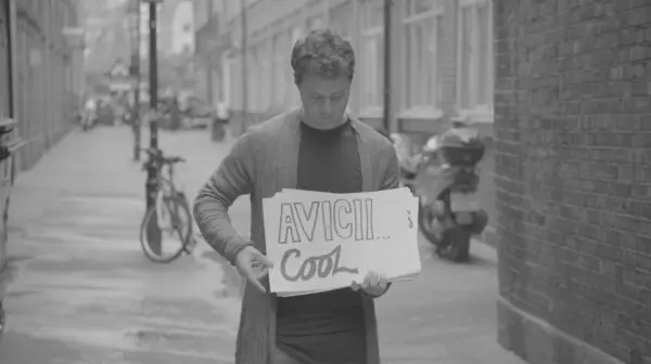 I Took a Pill in Ibiza: The Impossible Irony of My Latest Hit Song är svår att ignorera