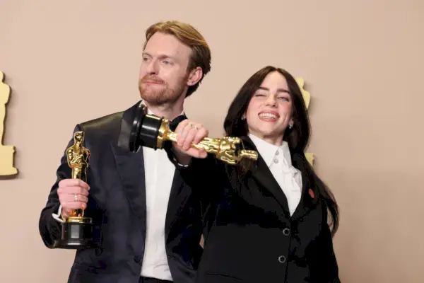 Katy Perry, Nicki Minaj Bland 200 artister som ringer för att stoppa A.I. Från 'Devaluing Music'