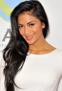 Nicole Scherzinger Favoriti di prodotti per il trucco per alimenti a colori