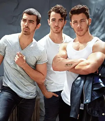 Kevin Jonas Biography