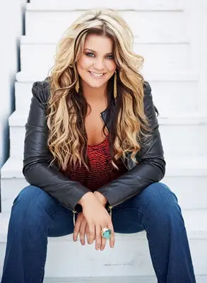 Lauren Alaina Favorite Things