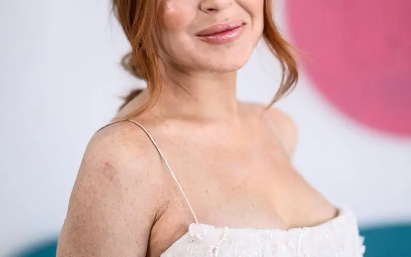 Lindsay Lohan Net Worth - Wiki, ikä, paino ja pituus, ihmissuhteet, perhe ja paljon muuta