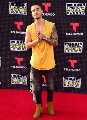 Maluma Body Measurements Stats
