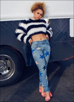 Rachel Crow Body Measurements Stats