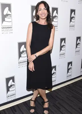 Susanna Hoffs Height Weight Body Shape