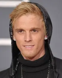 Aaron Carter Body Medas fatto di dimensioni della scarpa