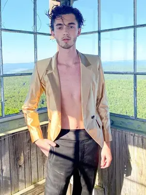 Greyson Chance Body Measurements