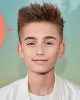 Il peso di Johnny Orlando Pesos misura il corpo