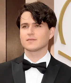 Misurazioni del peso di Ezra Koenig