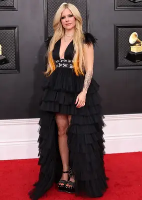 Avril Lavigne Body Measurements and Bio