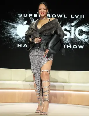 Rihanna Body Measurements Stats