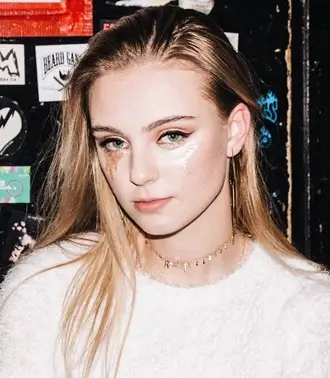 Singer Aviva Mongillo