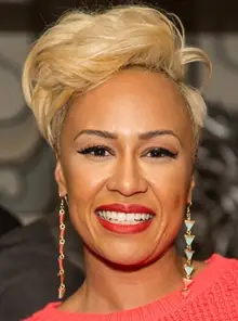 Emeli Sandoe Bradge Peso Misure statistiche del corpo etnico