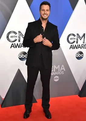 Luke Bryan Height Weight Body Shape
