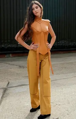 Weyes Blood Body Measurements