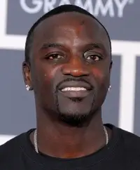 Akon Misure del corpo delle scarpe bicipite di dimensioni vitali