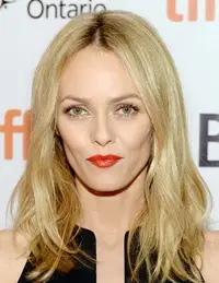 Il corpo del sottobes di Vanessa Paradis misura le dimensioni del peso statistiche vitali